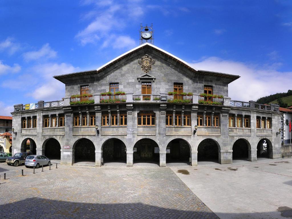 Hostal Jai Alai Лейца Екстер'єр фото