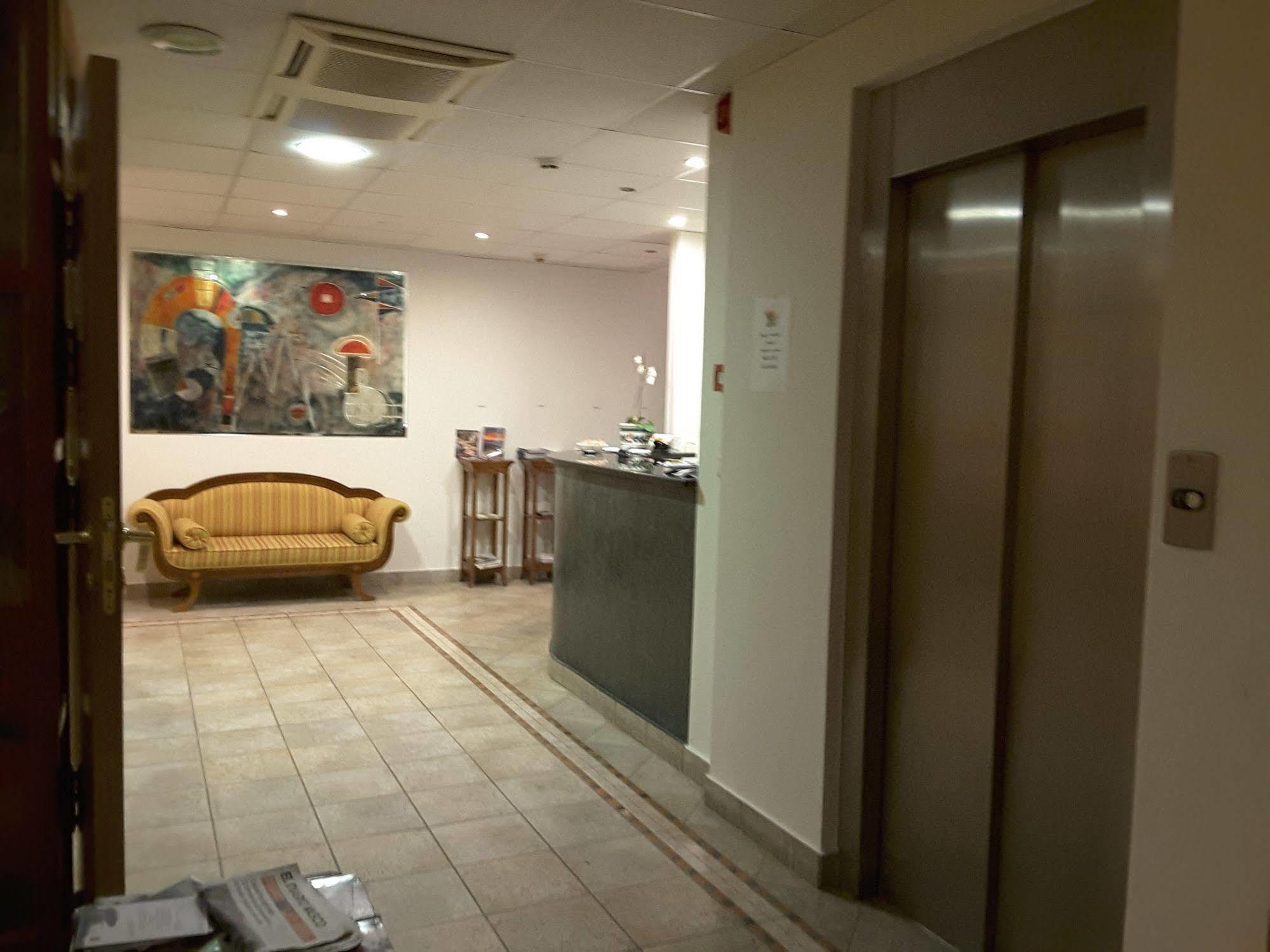 Hostal Jai Alai Лейца Екстер'єр фото