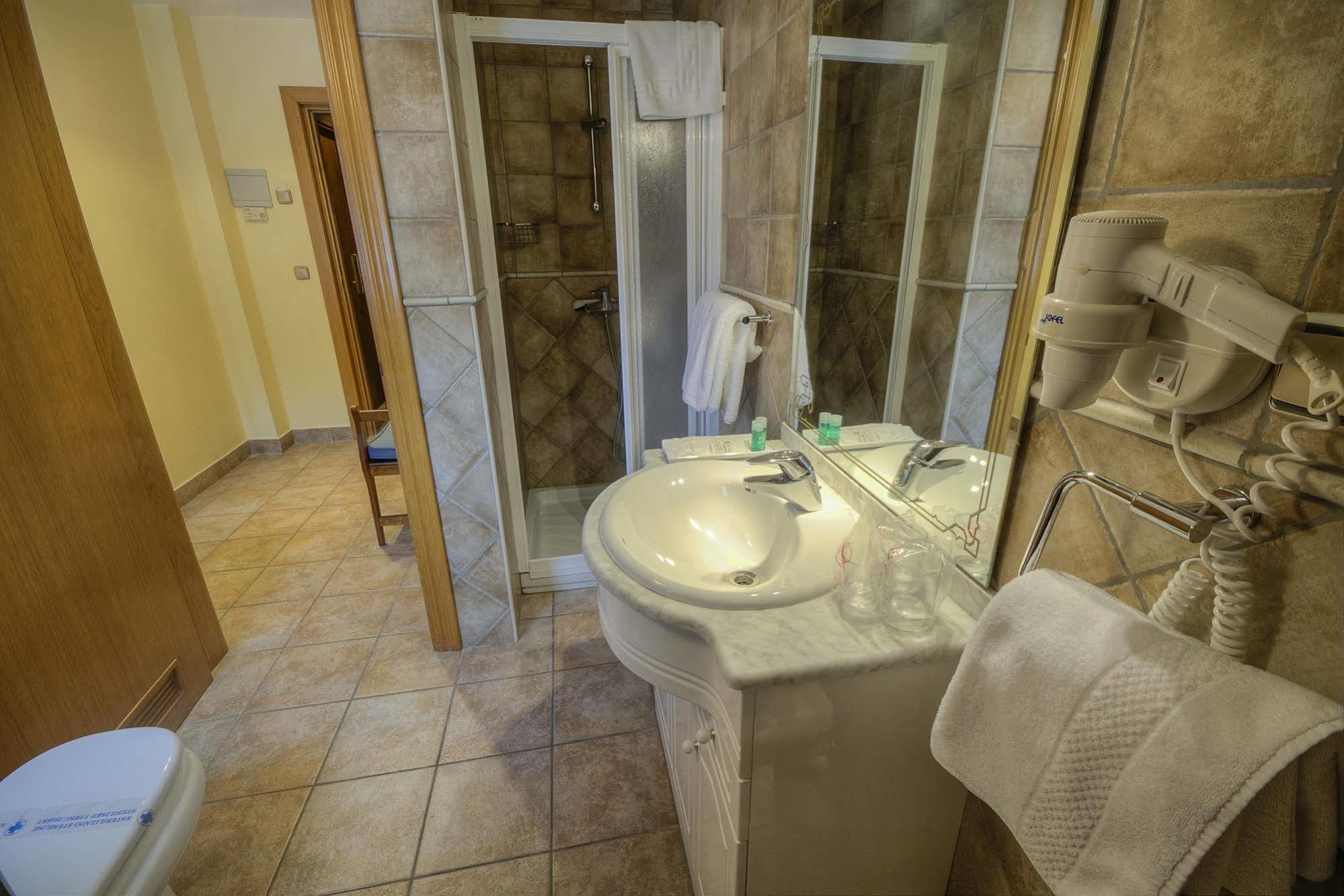 Hostal Jai Alai Лейца Екстер'єр фото