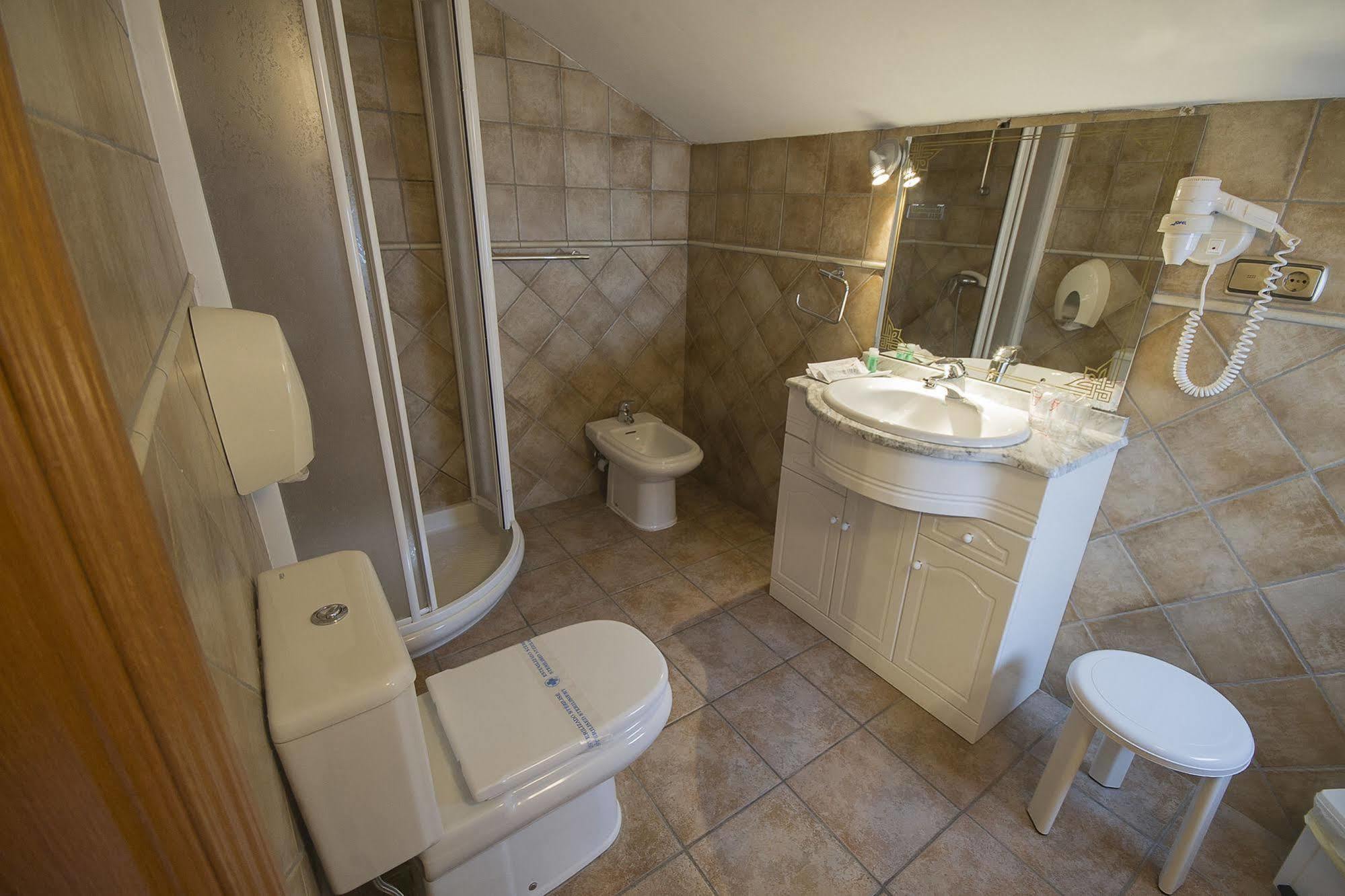 Hostal Jai Alai Лейца Екстер'єр фото