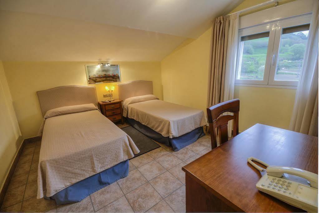 Hostal Jai Alai Лейца Екстер'єр фото