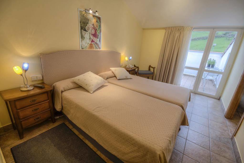 Hostal Jai Alai Лейца Екстер'єр фото
